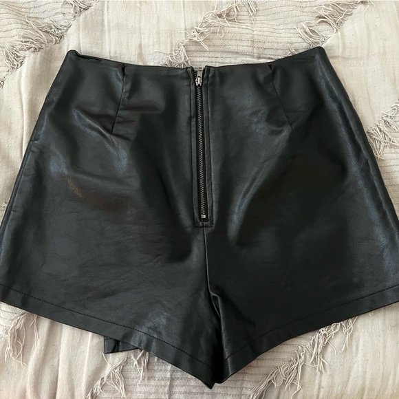 Black Leather Skirt - Picture 2 of 3